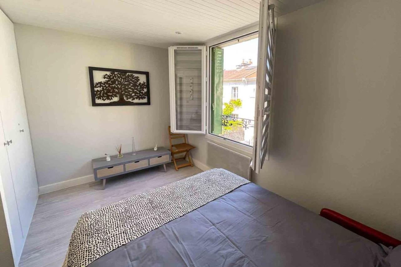 פריז Charming Townhouse With Garden In The City Of Love מראה חיצוני תמונה